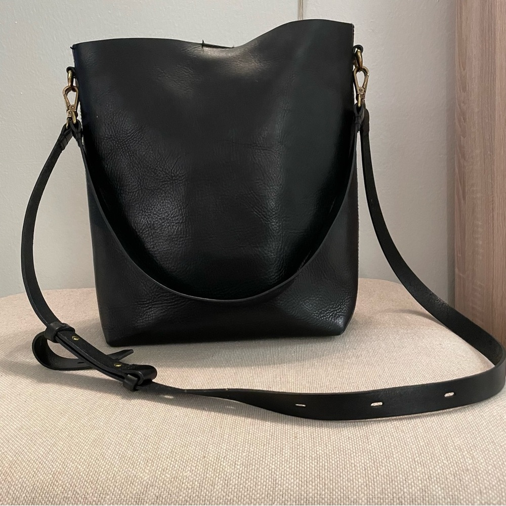 Madewell Black Leather Bucket Crossbody Bag - Picture 3 of 5